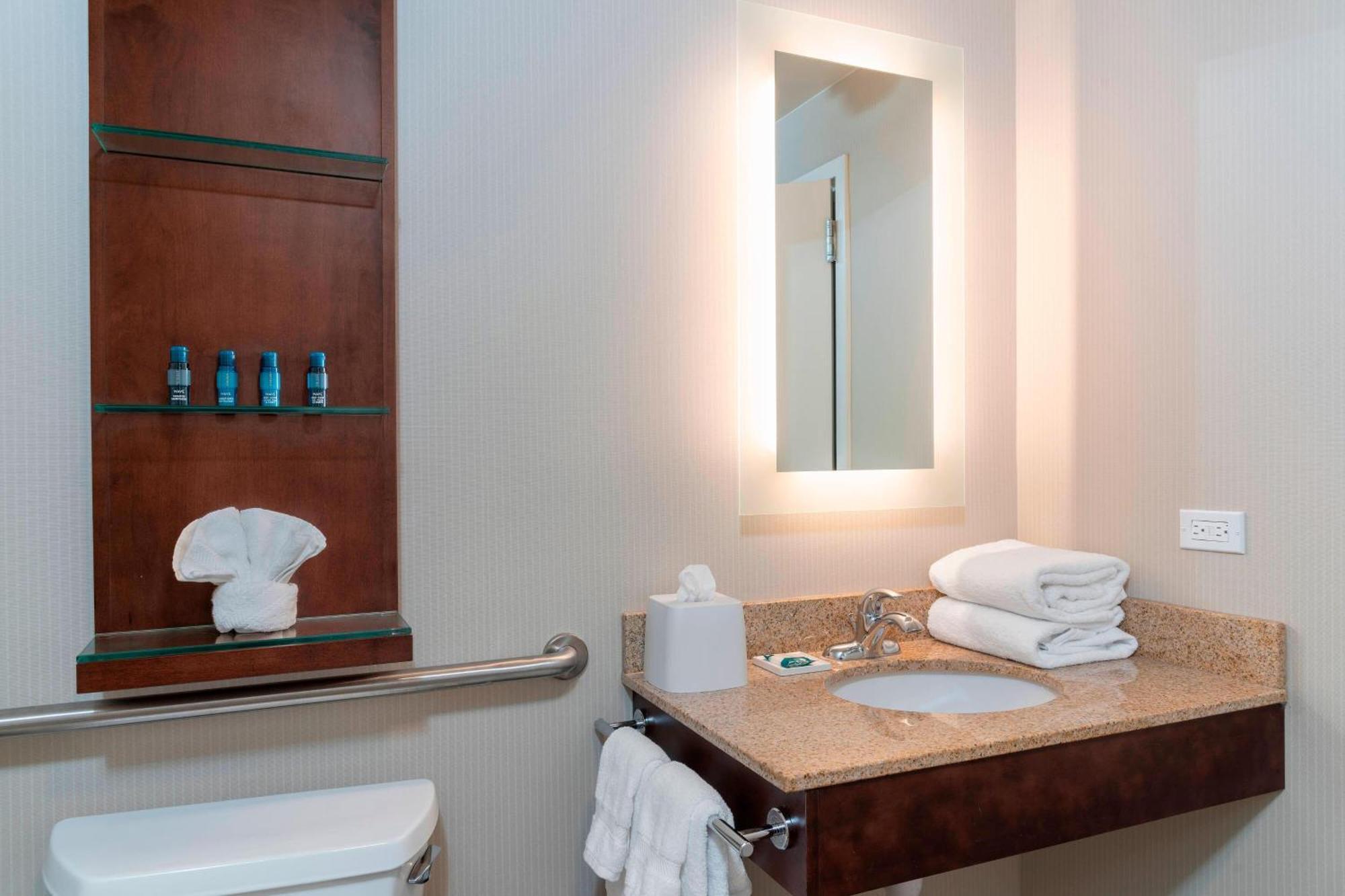 Delta Hotels by Marriott Kalamazoo Conference Center Kültér fotó